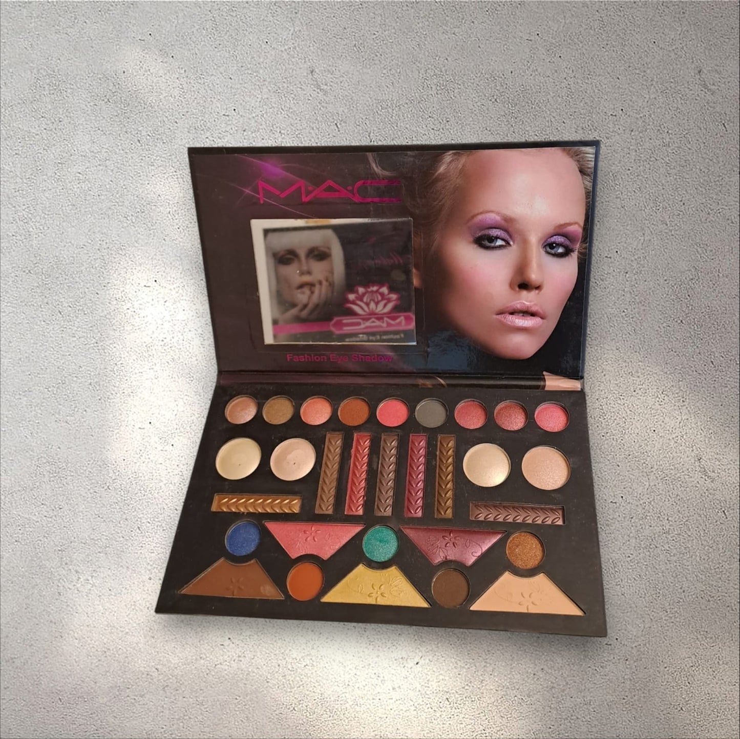 Eye Shadow (MAC) ES-001