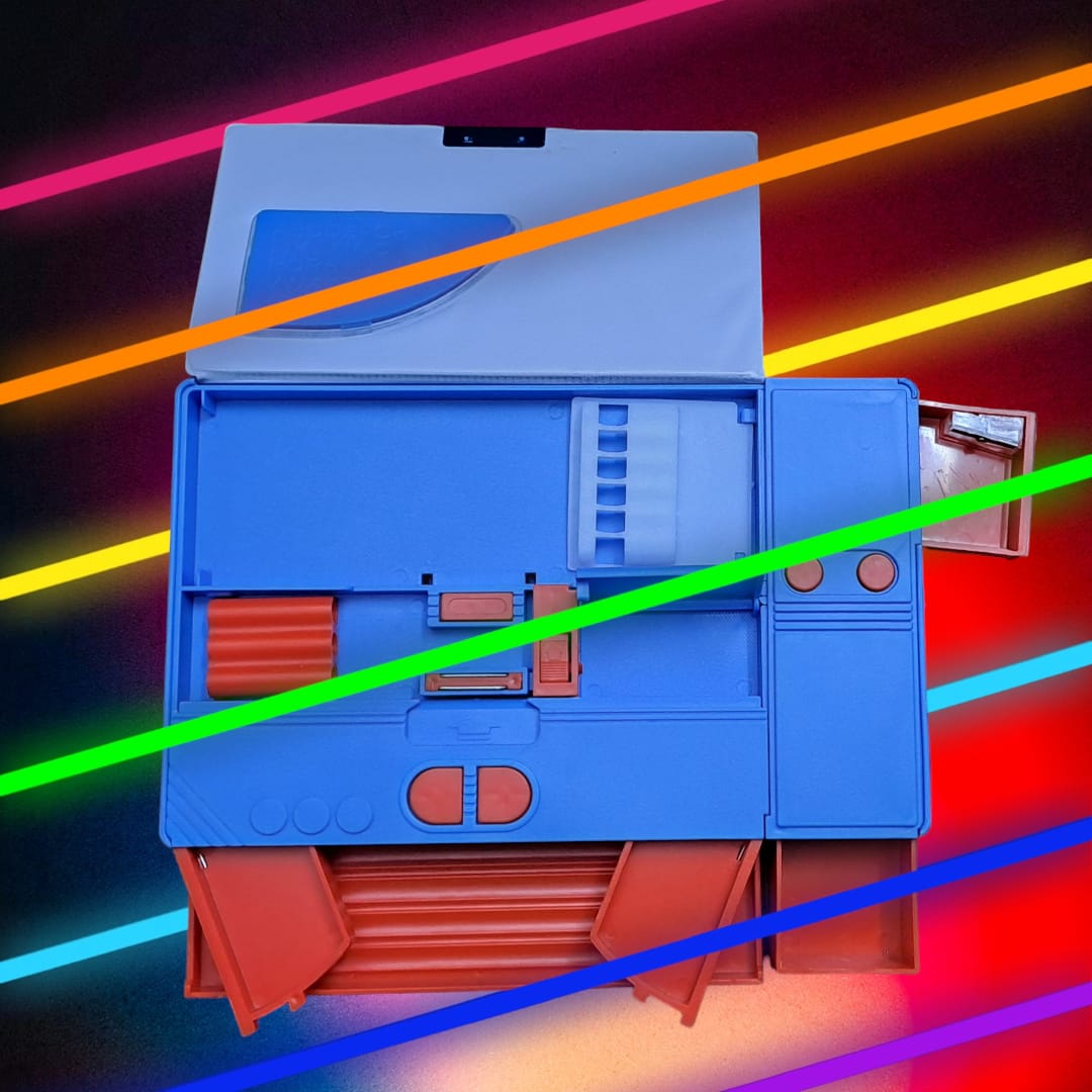 Magnet Pencil Box With Calculator and Sharpener Avenger 0018