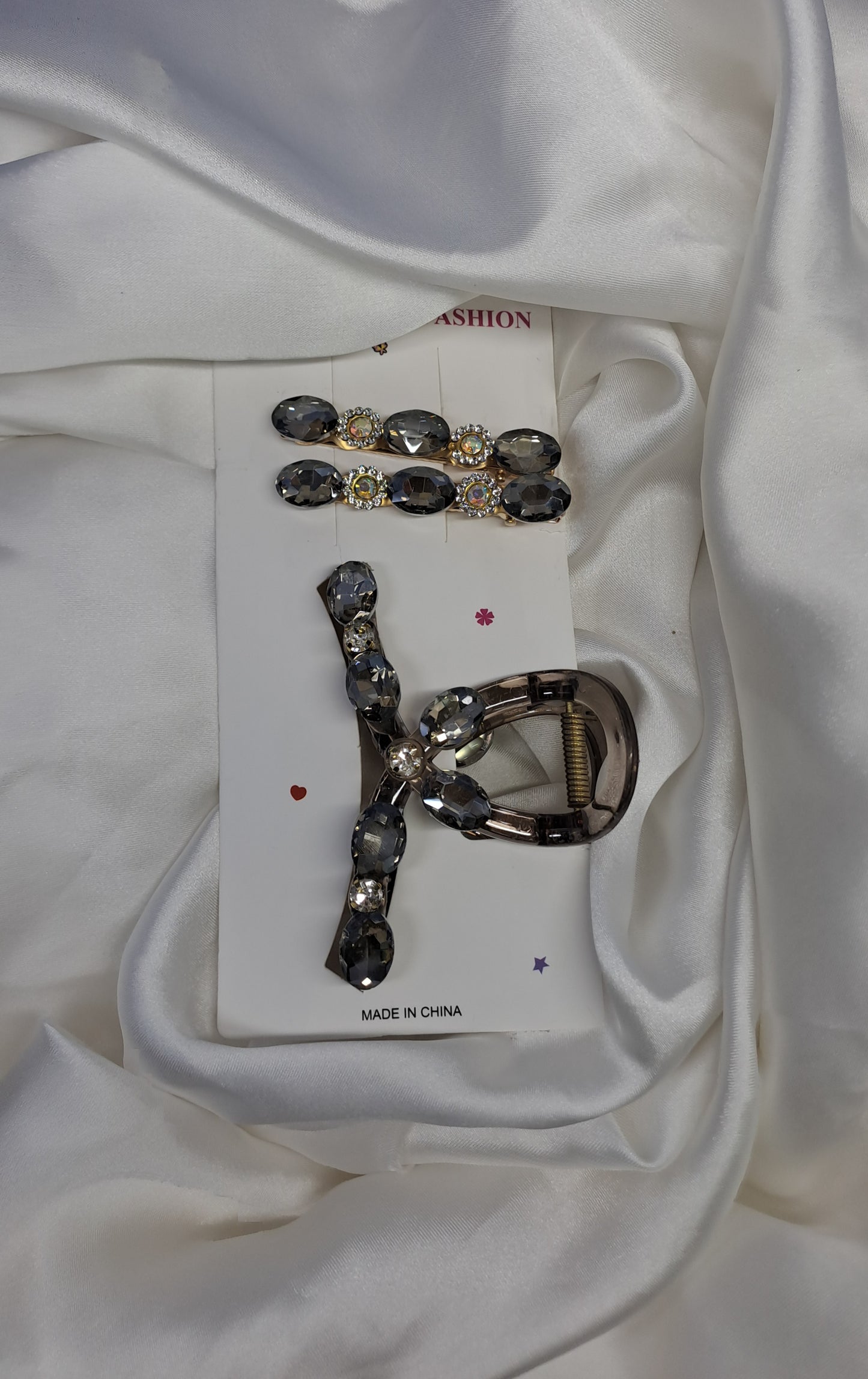 A Hair Catcher & Pins 005